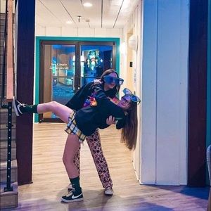 Meet your Posher, Avery